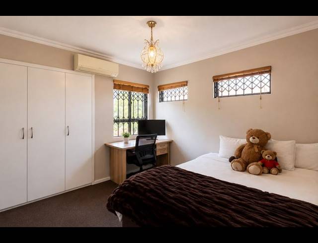 3 BEDROOM TOWNHOUSE FOR SALE IN MENLO PARK